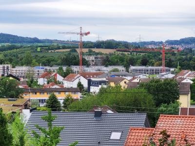 Blick vom 60er-Jahre-Wohngebiet "Bohn" auf das neu entstehende "Quartier am Bach".