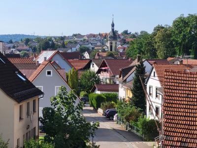 Blick vom Viadukt auf Schatthausen.