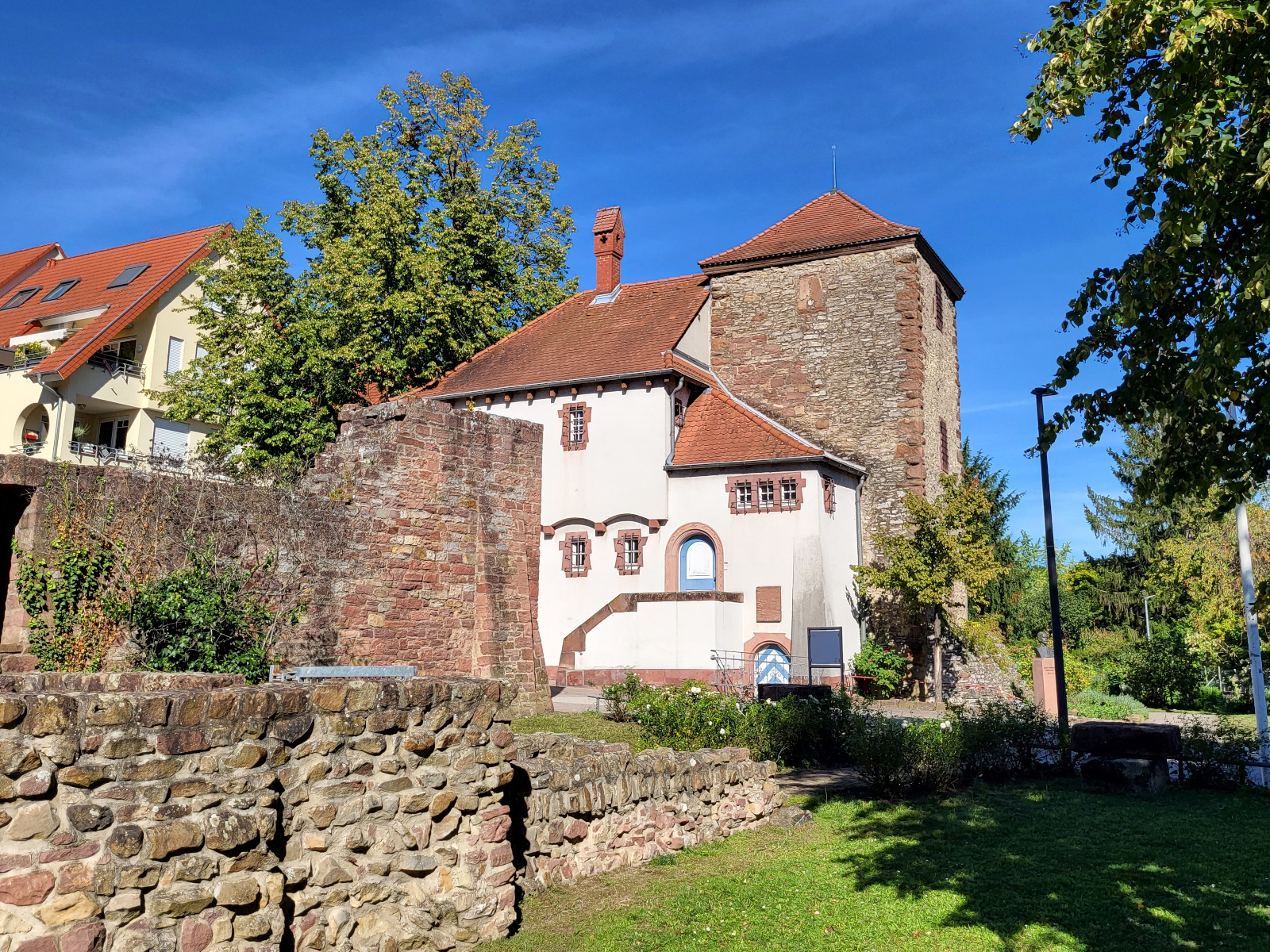 Stadtmauer und Städtisches Museum im Dörndl.