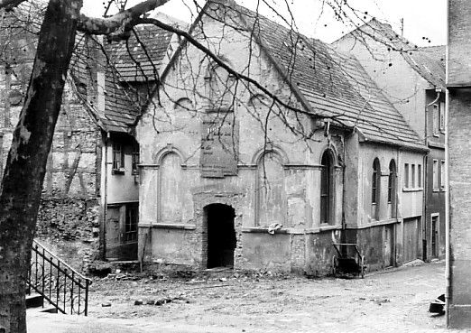 Die Wieslocher Synagoge, fotografiert kurz vor dem Abriss 1957.