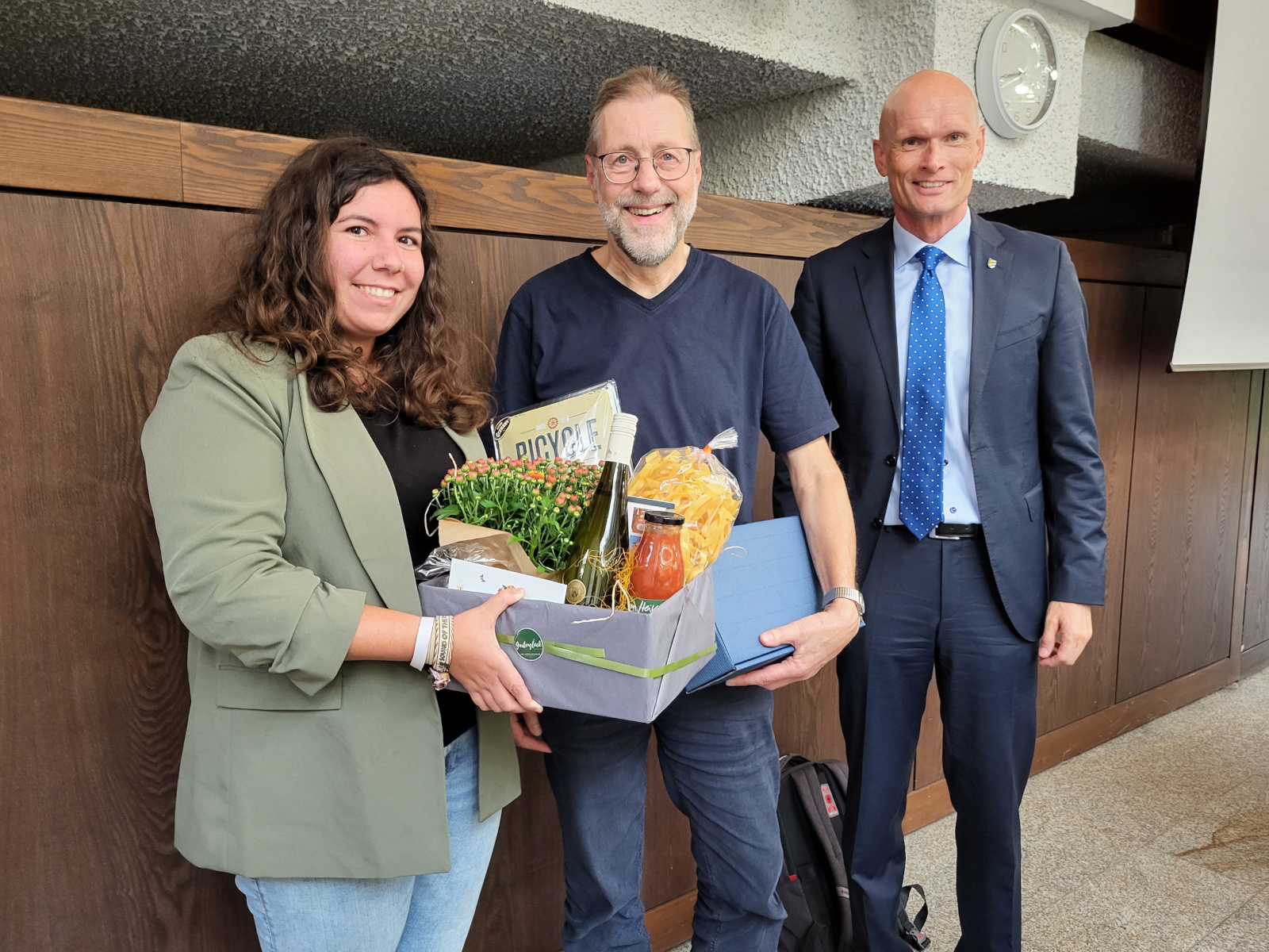 Radverkehrsbeauftragte Franziska Ornau, Manfred Stindl und OB Dirk Elkemann.